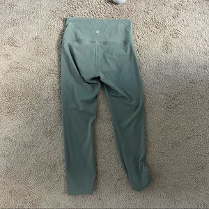 lululemon wunder unders. size 6. sage green NWOT